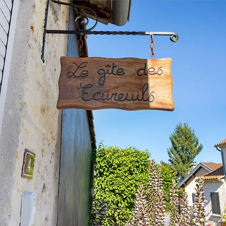 度假居 Le Des Ecureuils - Montrem